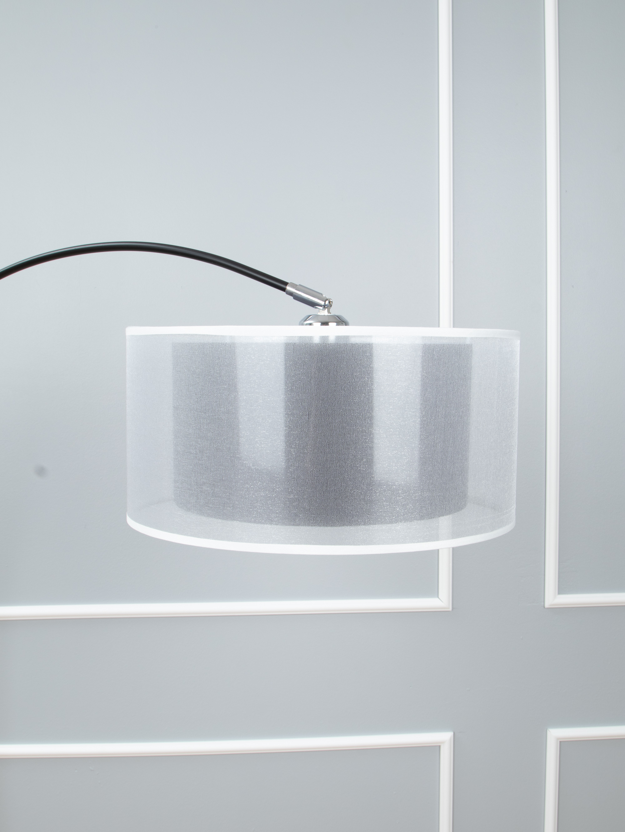 Торшер напольный 850080Б с двойным абажуром из ткани черного внутри и белого снаружи цвета 