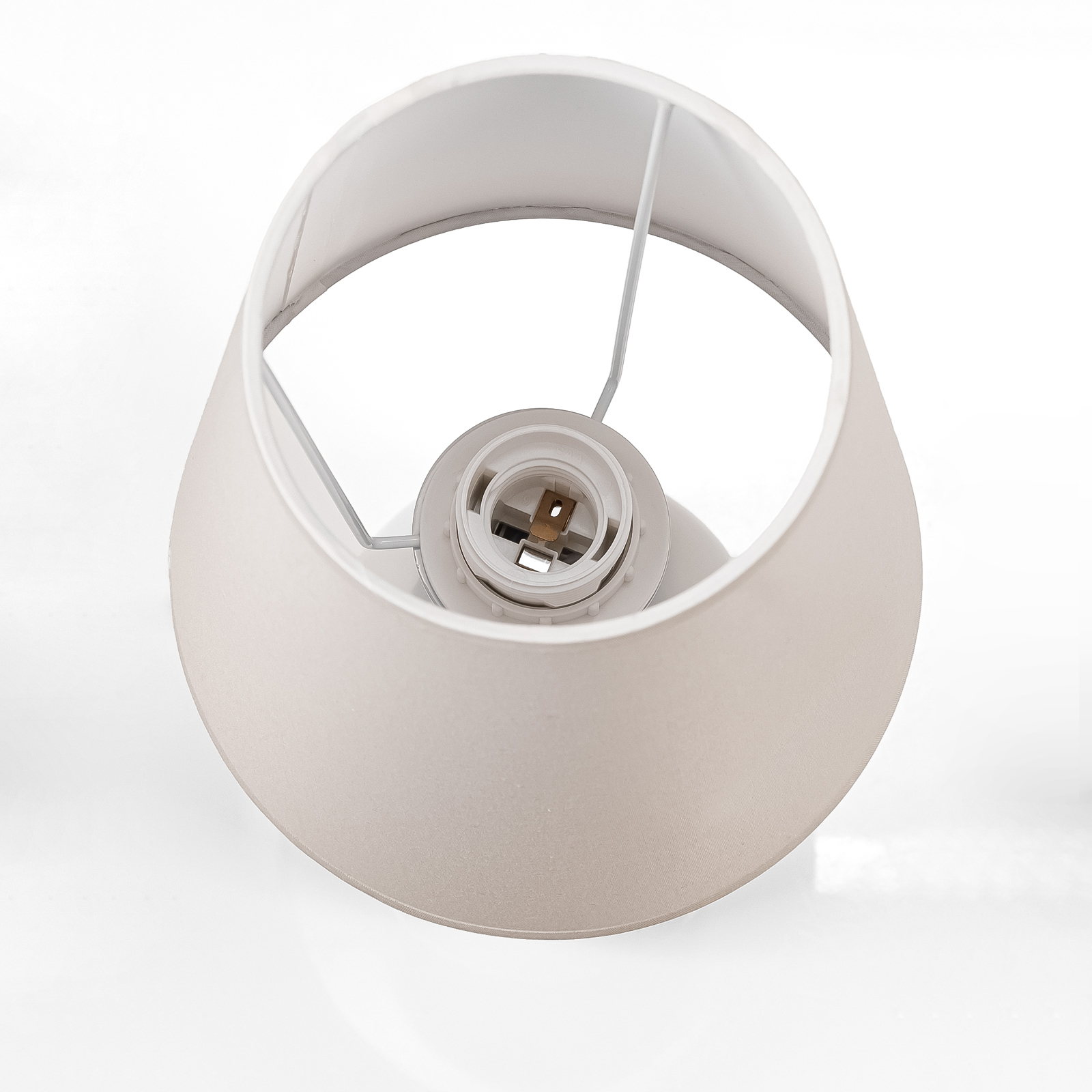 Белая лампа со светлым абажуром 90030Б купить для дома современный светильник