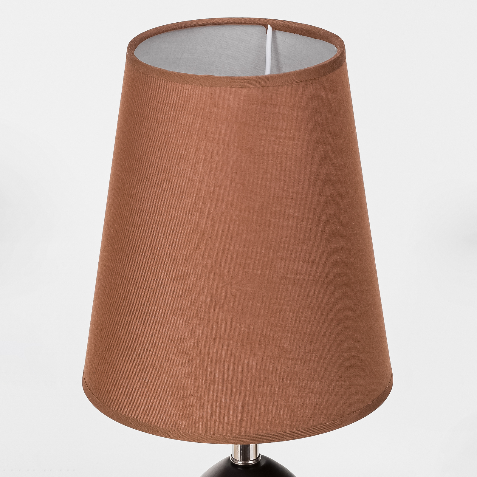 Современный светильник для прикроватной зоны 90030Ч с тканевым коричневым абажуром